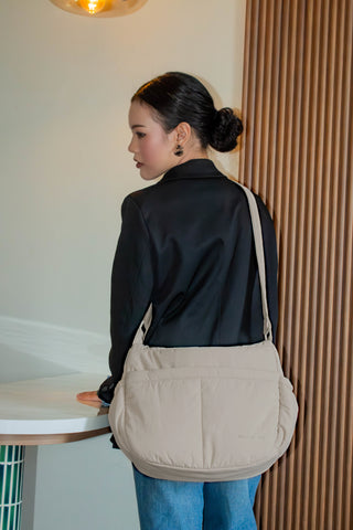 Large  Cloud Essential Sling (Oat)