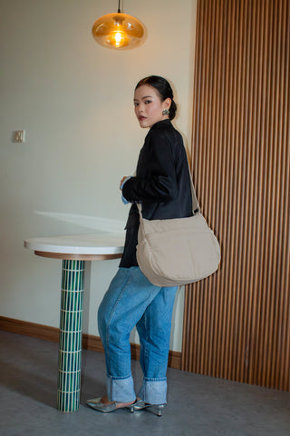 Large  Cloud Essential Sling (Oat)