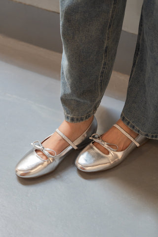 Evie Mary Jane Flats (Silver)