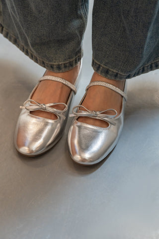 Evie Mary Jane Flats (Silver)