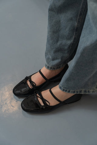 Evie Mary Jane Flats (Glossy black)