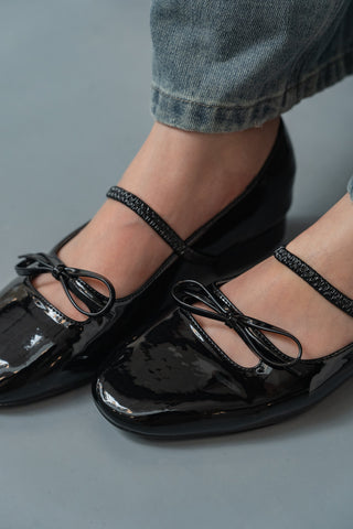 Evie Mary Jane Flats (Glossy black)