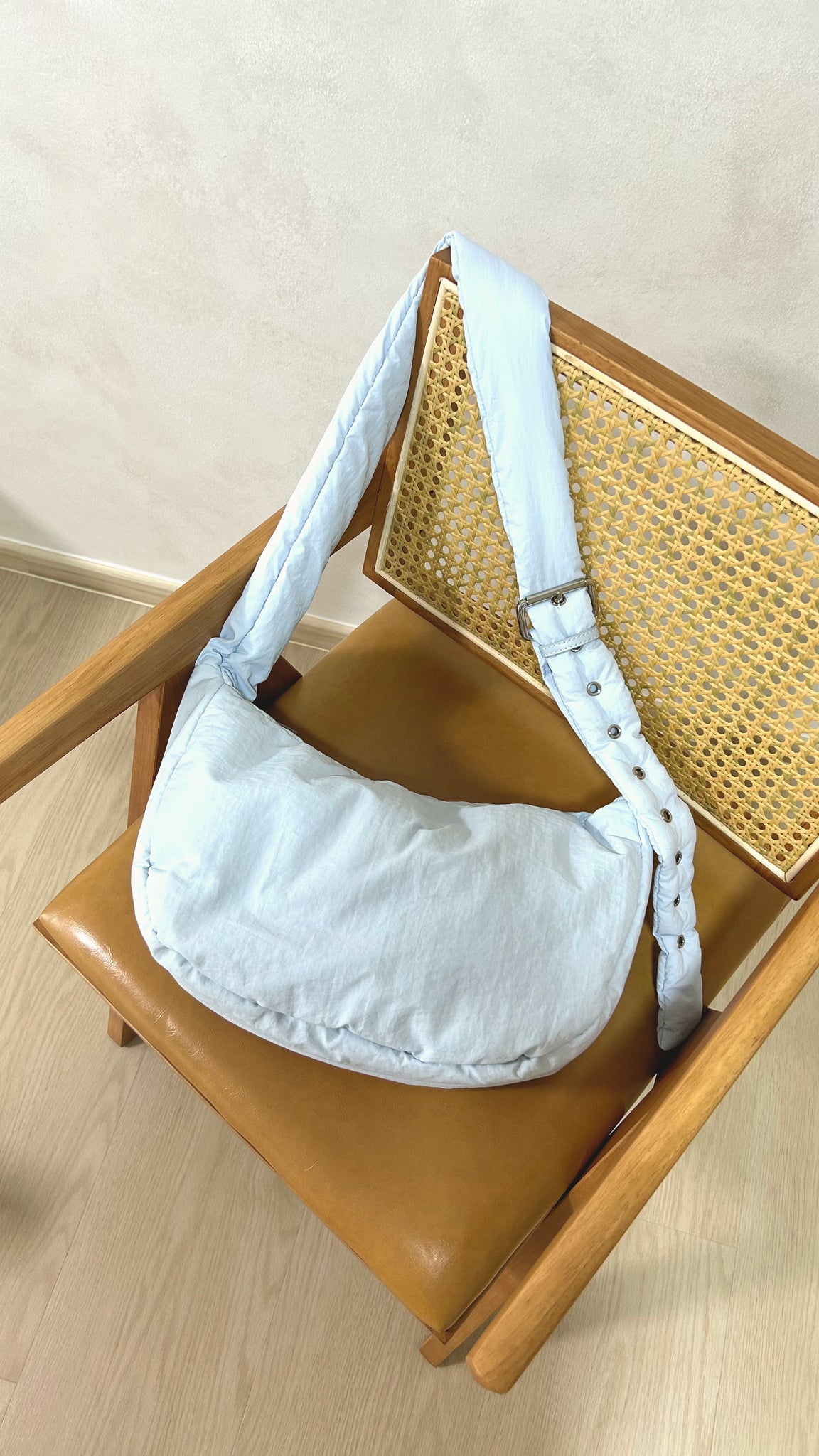 [Second-best] Ona Hobo Sling (Glacier blue)
