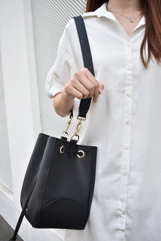 Hallie Bucket Bag (Sombre Black)