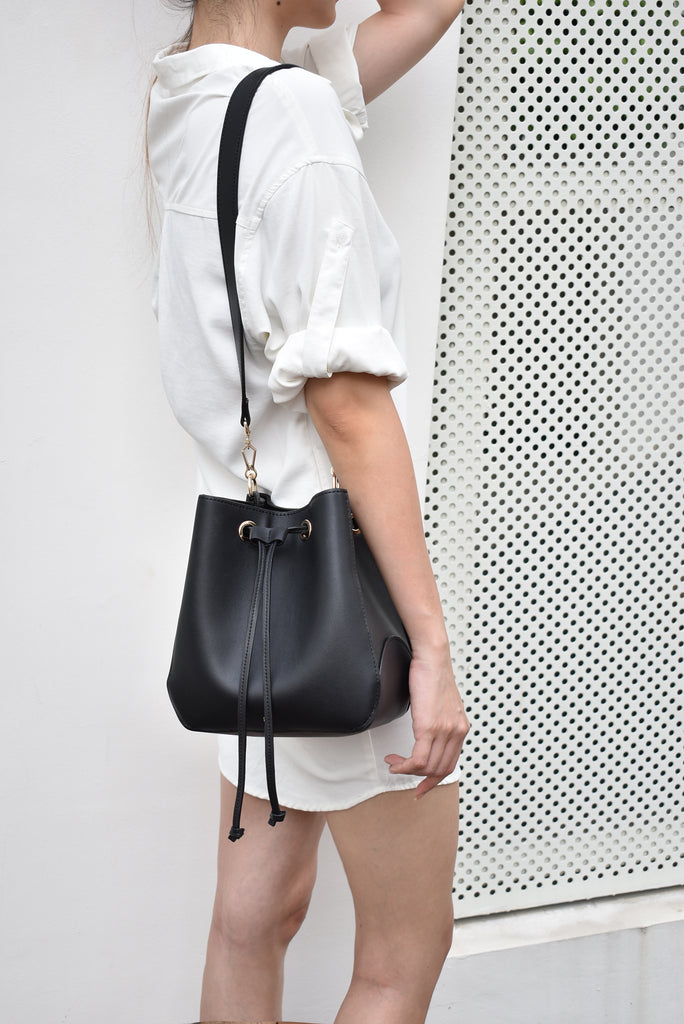 Hallie Bucket Bag (Sombre Black)